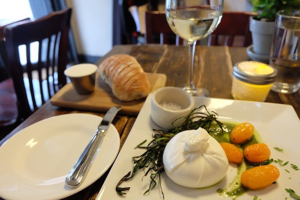 フレッシュチーズの前菜4選　ニューヨークでは定番に！