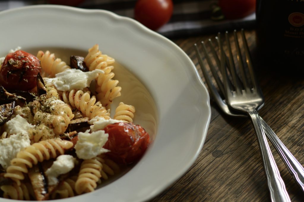 モッツァレラとトマトとナスのサラダパスタ|こだわりレシピ モッツァレラとトマトとナスのサラダパスタ|こだわりレシピ