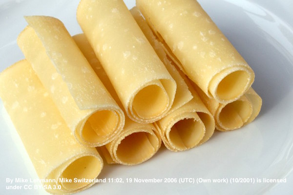 《ハイジの国のチーズたち》ハイジゆかりの地で作られる、希少な「ベルナー・ホーベルケーゼ」