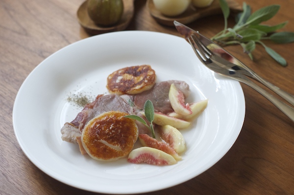 カチョカヴァッロをこんがりと。豚肉と合わせた時短料理｜簡単レシピ