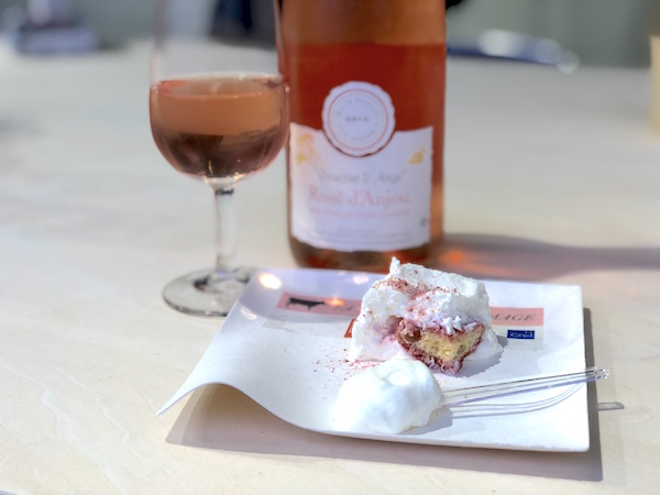 天使のマリアージュ！？ 桜色のワイン＆真っ白なスイーツで、春を美味しく。