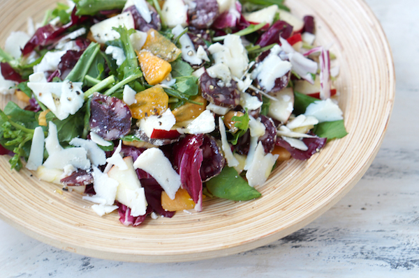 リコッタサラータが旨い。蝦夷鹿のサラミ＆フルーツで寒さに負けないサラダを｜簡単レシピ