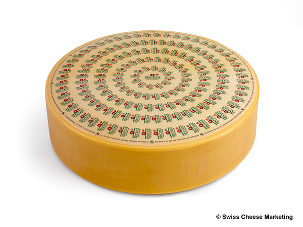 《ハイジの国のチーズたち》かつお節のように削る「スブリンツ」は硬さも味もトップクラス